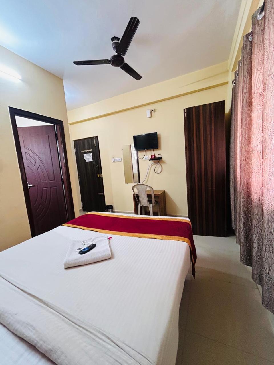 Hotel Prakrathi Residency Bangalore Exterior foto